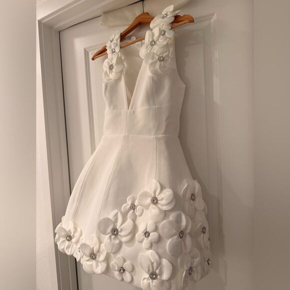 NWOT BRONX AND BANCO Estelle White Mini Dress , Elegant Floral Dress - Picture 9 of 16